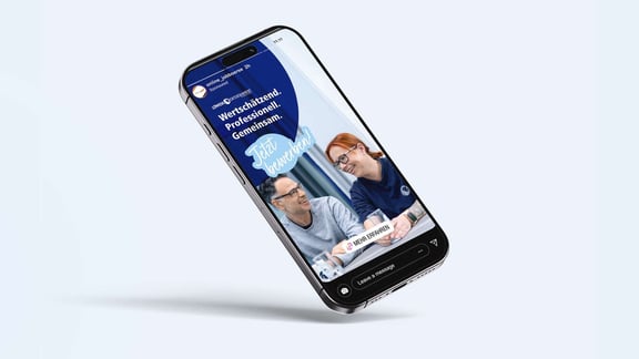 Free_iPhone_16_Mockup_2-min