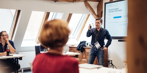 Stephan Valats hält Workshop zu Stellenanzeigen