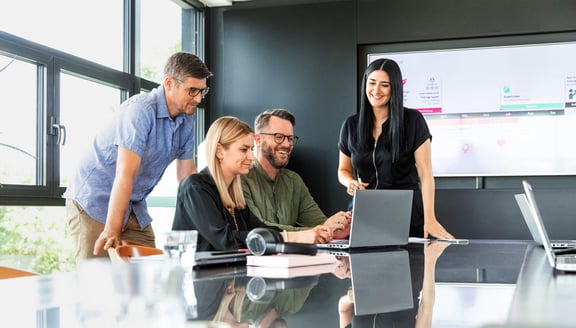 office_team meeting_67I5636_bb2